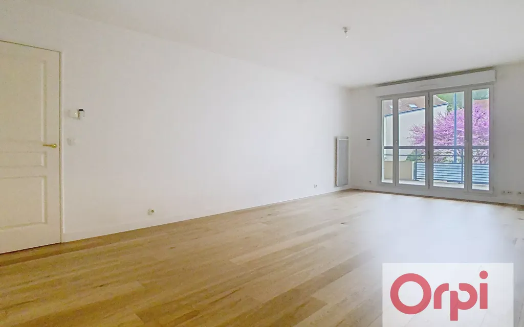 Pièces - Appartement Traversant avec Balcon à Issy-les-Moulineaux