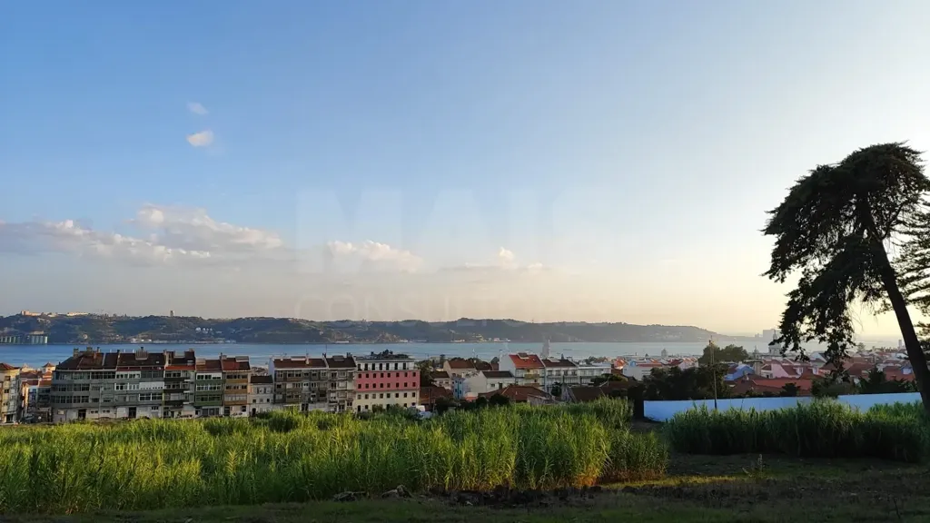 T6 Apartment with River View in Belém