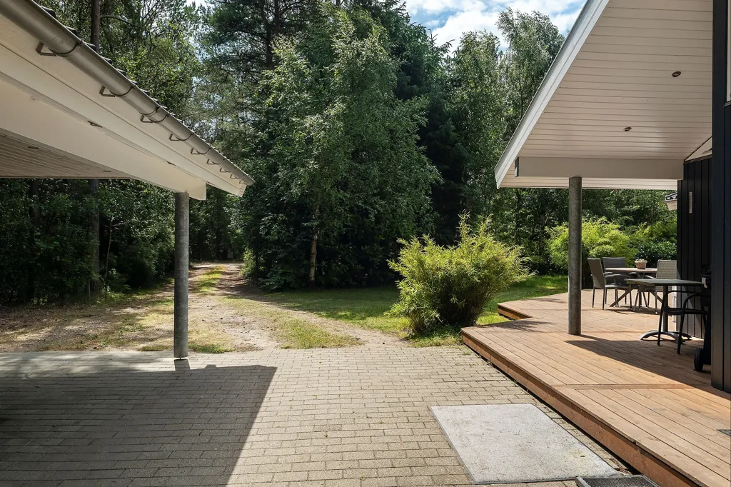 Terrace - Quality Summerhouse with Garden in Helberskov