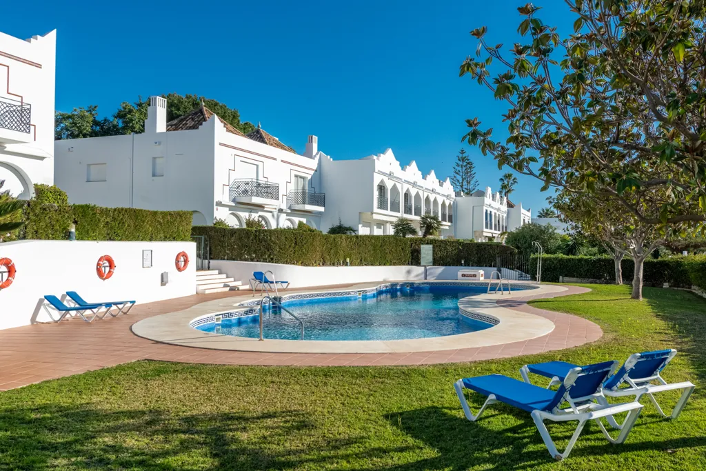 Piscine - Semi-Detached House with Pool in Nueva Andalucía