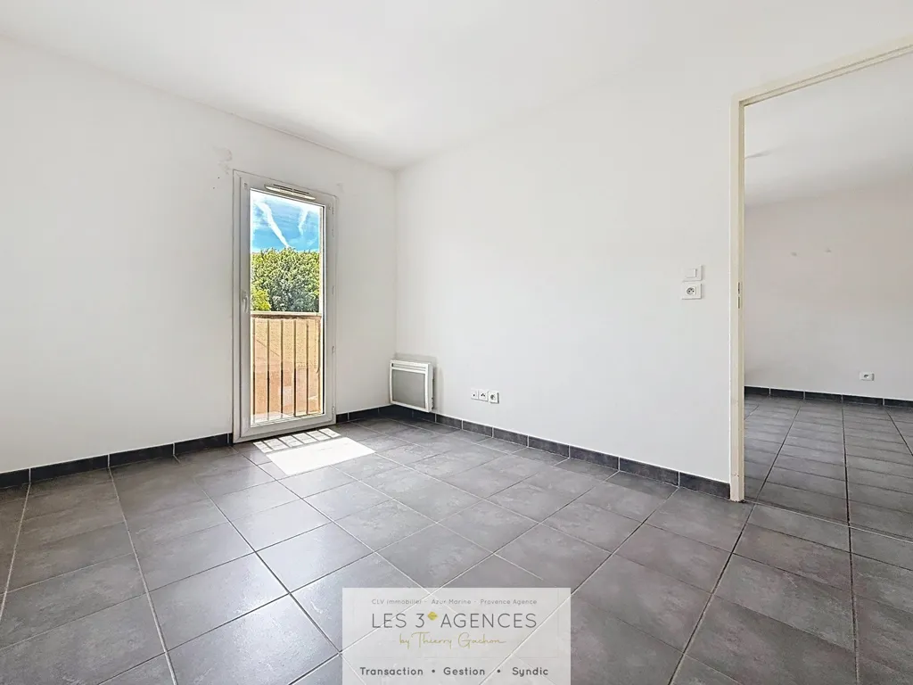 Pièces - Appartement T2 avec Balcon au Centre de Cogolin