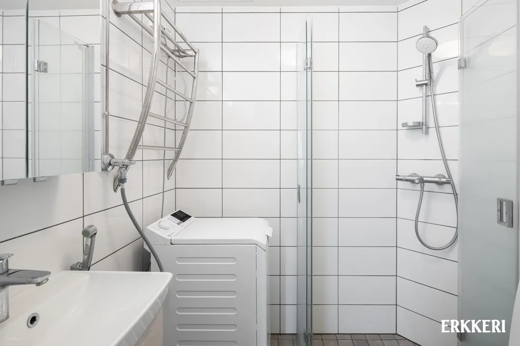 Salles de bain - Modernised Flat with Metro Access in Lauttasaari