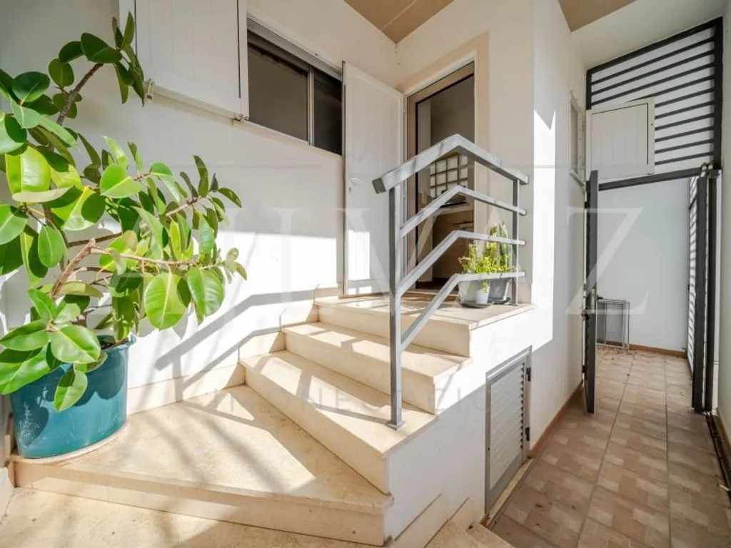 Pièces - Luxury Semidetached Villa with Terrace in Vila Real de Santo António