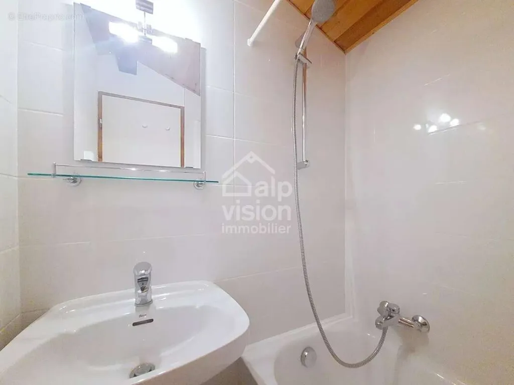 Salles de bain - Appartement Duplex avec Balcon à Châtel, Portes du Soleil