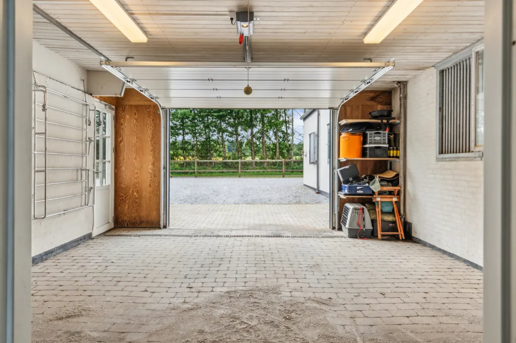 Garage - Equestrian Estate with Spa in Vinding