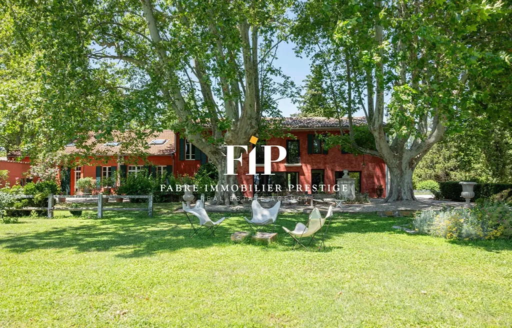 Aed - Luxurious Estate with Pools in Eygalières