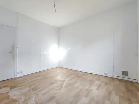 Toad - 2-Bedroom Apartment with Air Conditioning in Avignon