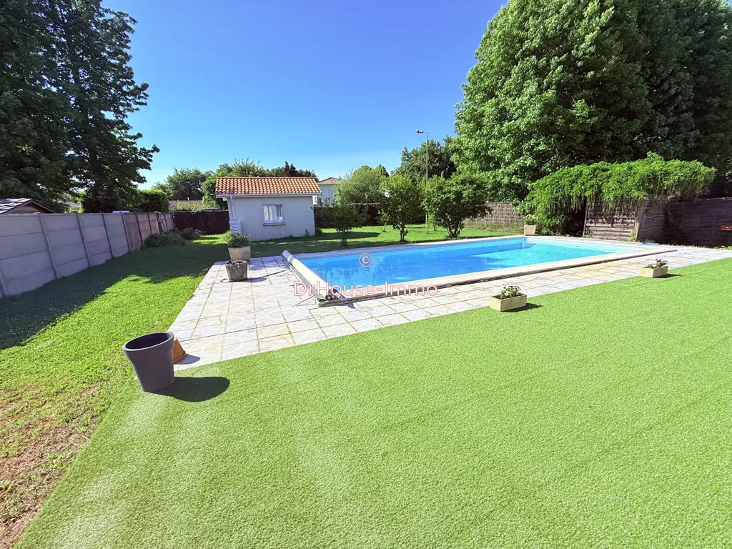 Bassein - Villa with Pool in Saint-Jean-d'Illac