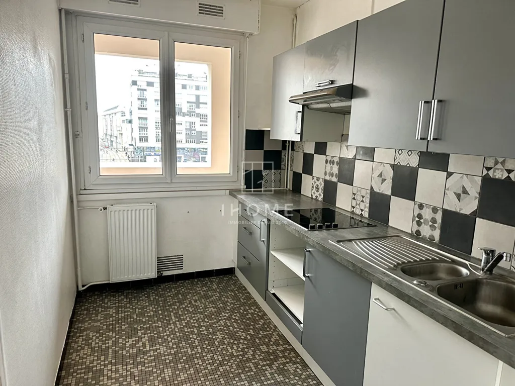 Kitchen - Bright 2-Bed Apartment in Le Mans Centre
