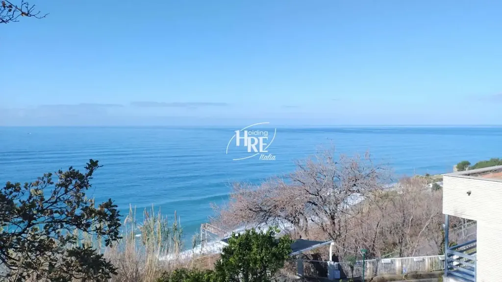 Terrass - Two-Storey Villa with Balcony in Fuscaldo