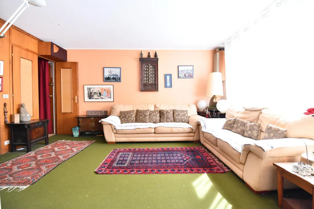 Elutuba - Spacious F7 Flat with Private Pool in Central Location