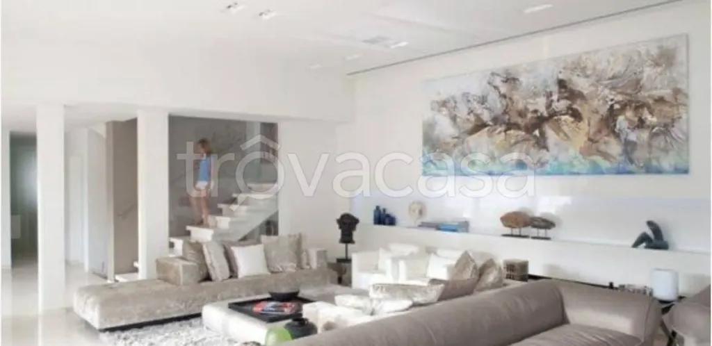 Elutuba - Apartment with Balcony in Latina