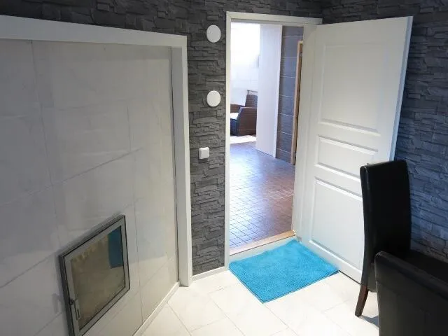 hallway_entrance