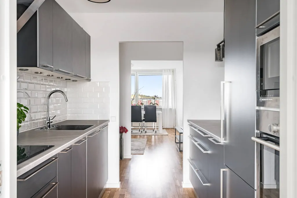 Cuisine - Renovated Penthouse with Balconies in Grindtorp