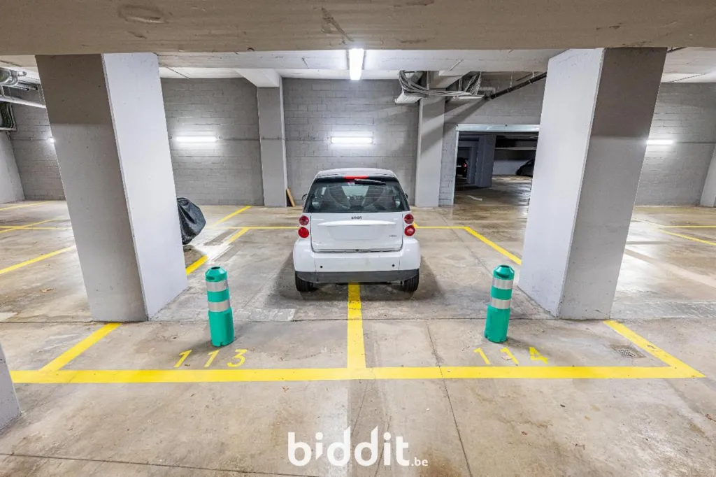 Garage - Emplacements de Parking dans Immeuble Résid. Leopold Views
