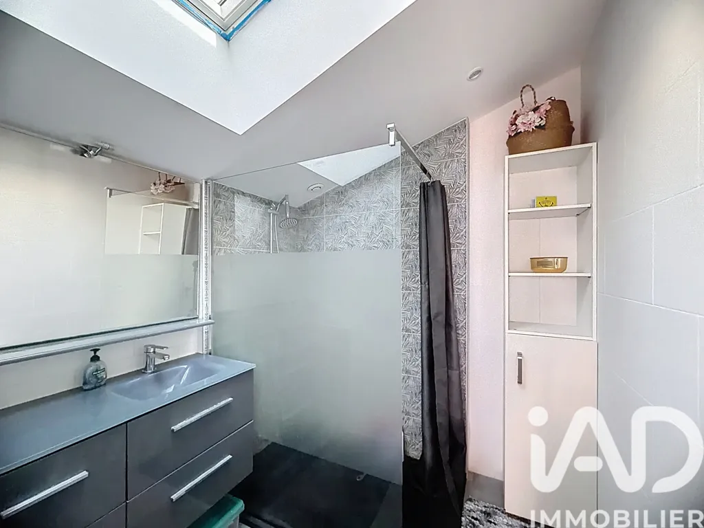 Salles de bain - Maison Mitoyenne avec Cour Privée aux Chartrons