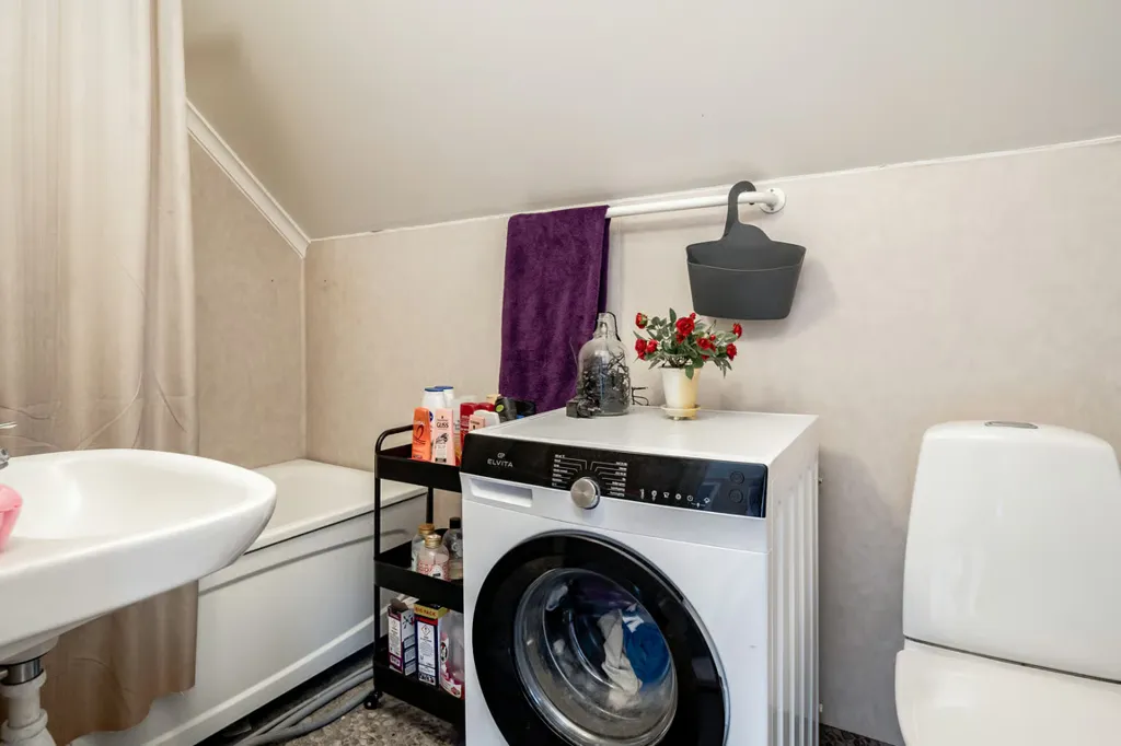 Bagni - Stable Rental Property with 16 Units and Garage