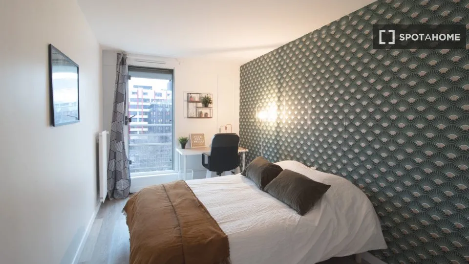 Chambres - Appartement à Louer à Nanterre