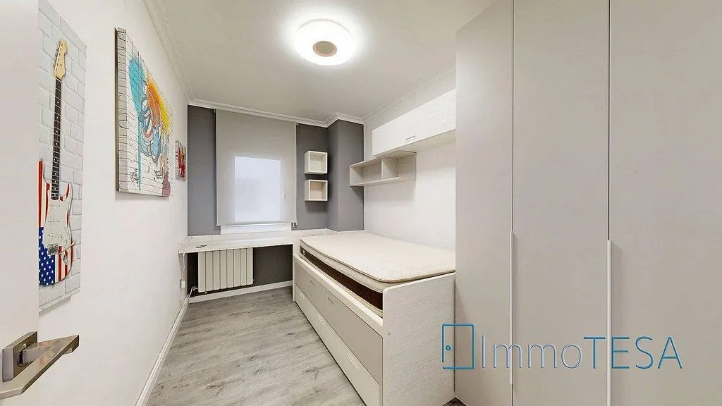 Chambres - Apartment with Balcony in Parc d’Europa