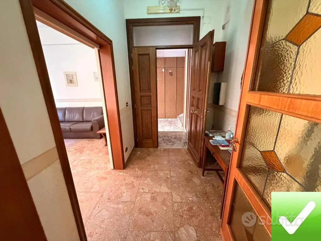 Hallway - Apartment with Private Courtyard in City Centre