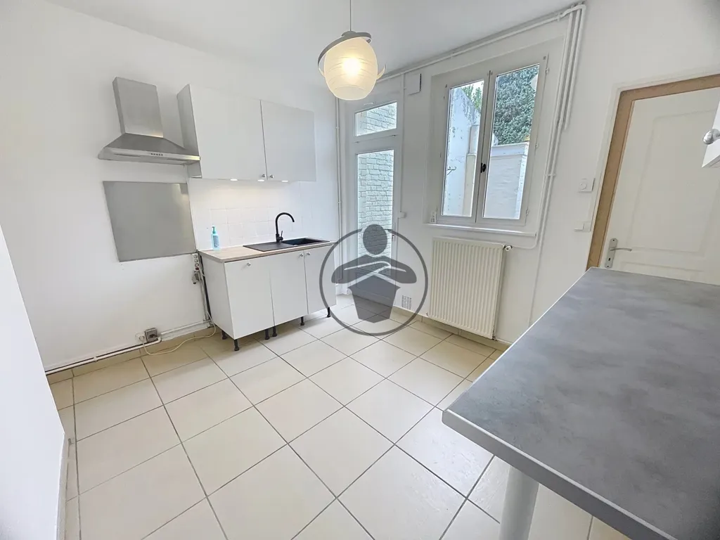 Cuisine - Maison de Ville avec Cour à Saint-Quentin