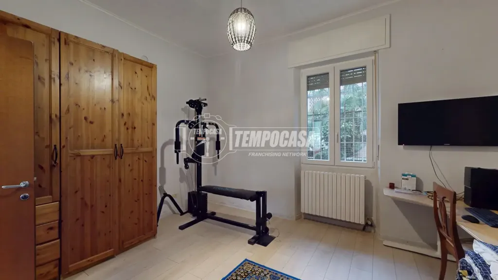 Chambres - Three-Bedroom Apartment with Courtyard in Besana in Brianza