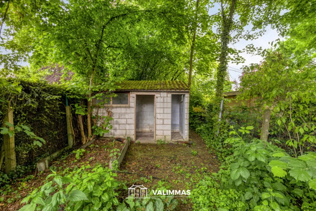 Aed - Charming Three-Storey House with Garden in Asse