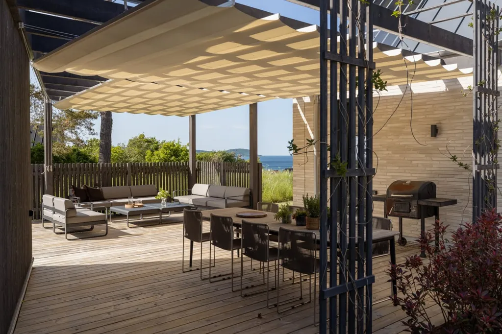 Terrazza - Architectural Villa with Sea View in Vik