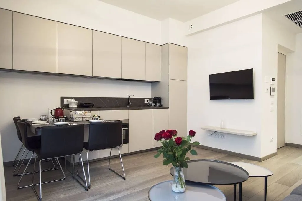 Elutuba - 1-Bedroom Flat with Corner Terrace in Milan