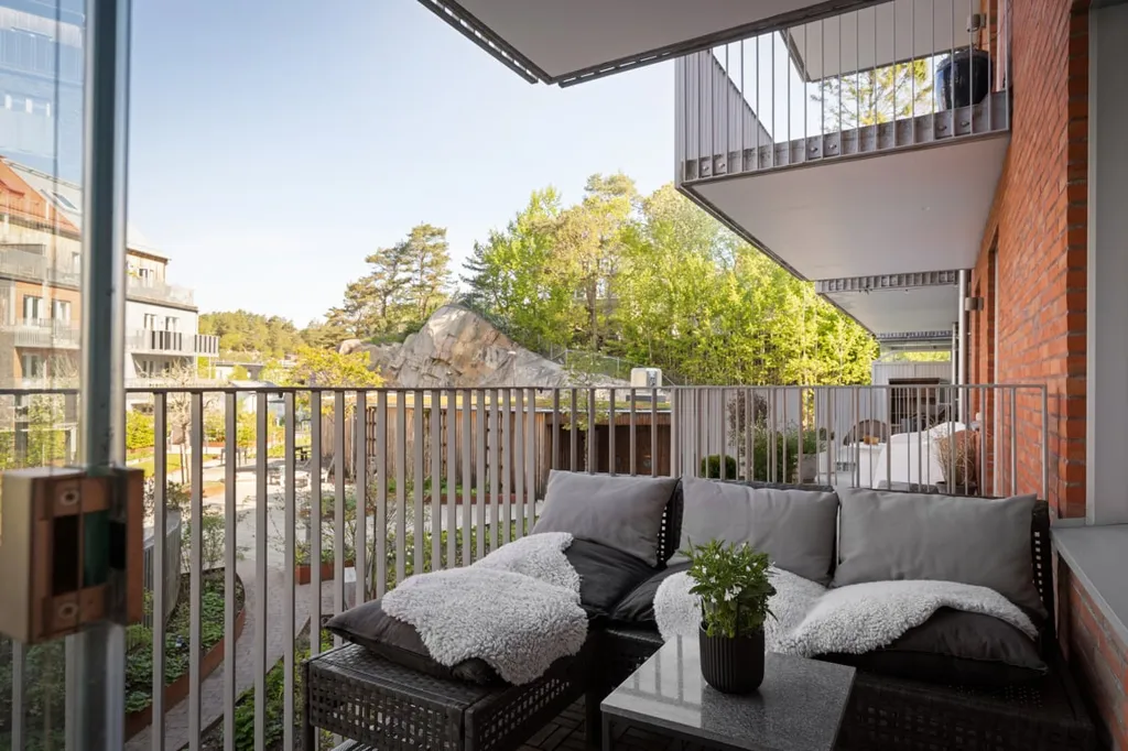 Rõdu - Three-Room Apartment with Two Balconies in Hovås