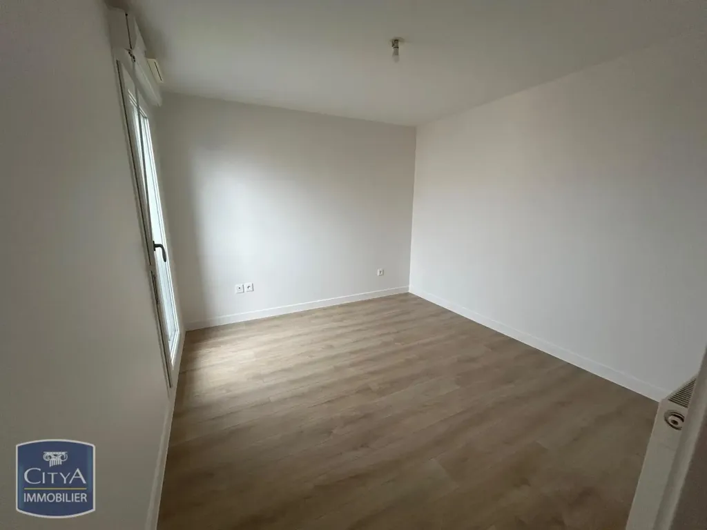 Pièces - Appartement 3 Pièces avec Balcon à Nanterre