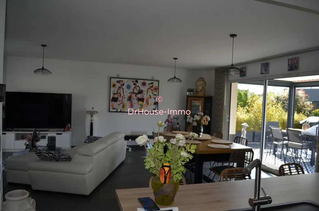 Salle à manger - Maison Contemporaine avec Terrasse à Menneval