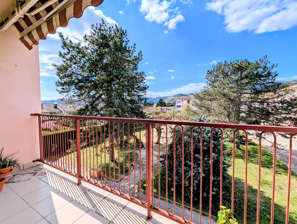 Balcon - Appartement T3 avec Balcon à Proximité des Écoles