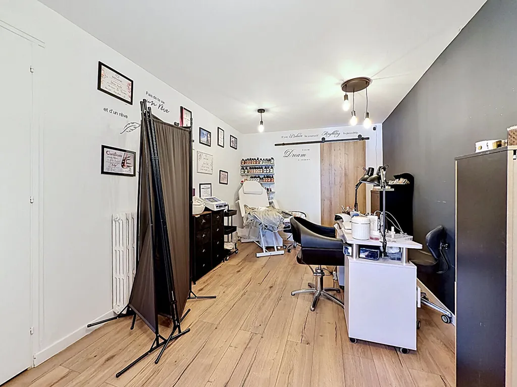 Bureau - Local Commercial Moderne au Centre de Nice