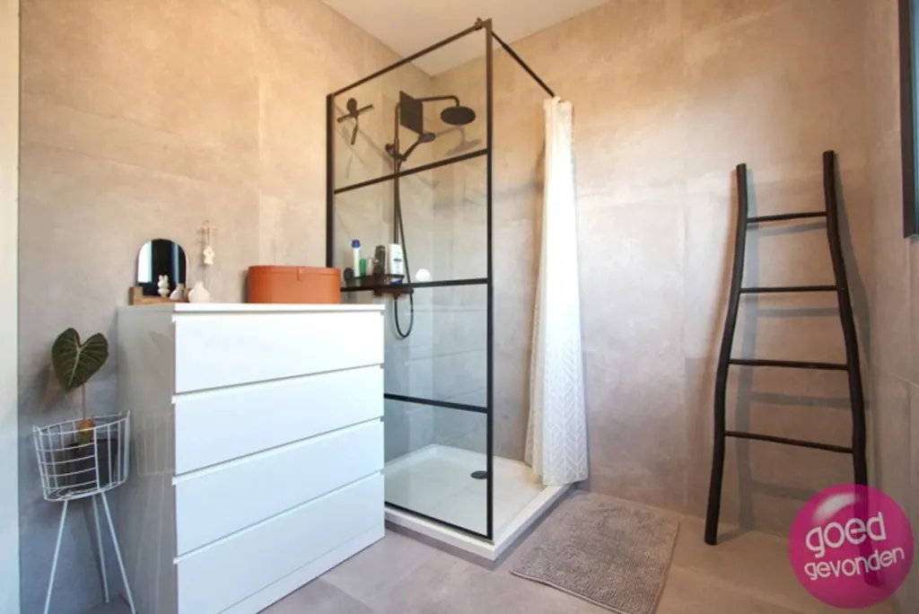 Salles de bain - Appartement avec terrasses et garage à Tongeren-Borgloon