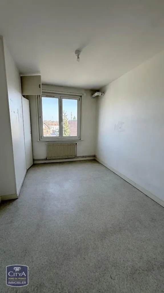 Toad - 3-Bedroom Apartment with Intercom in Lens