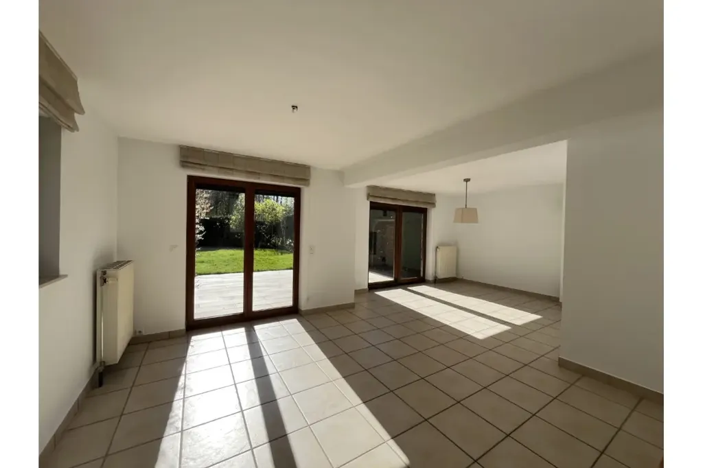 Elutuba - Spacious House with Solar Panels in Braine-le-Château