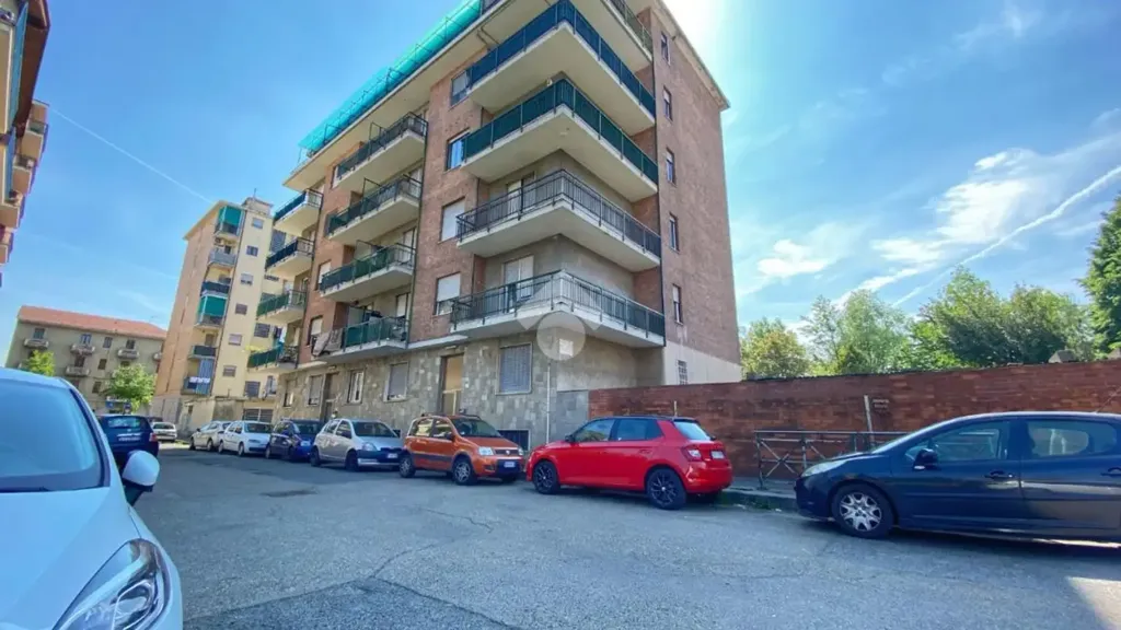 Välivaade - 2-Bedroom Apartment with Balcony in Turin