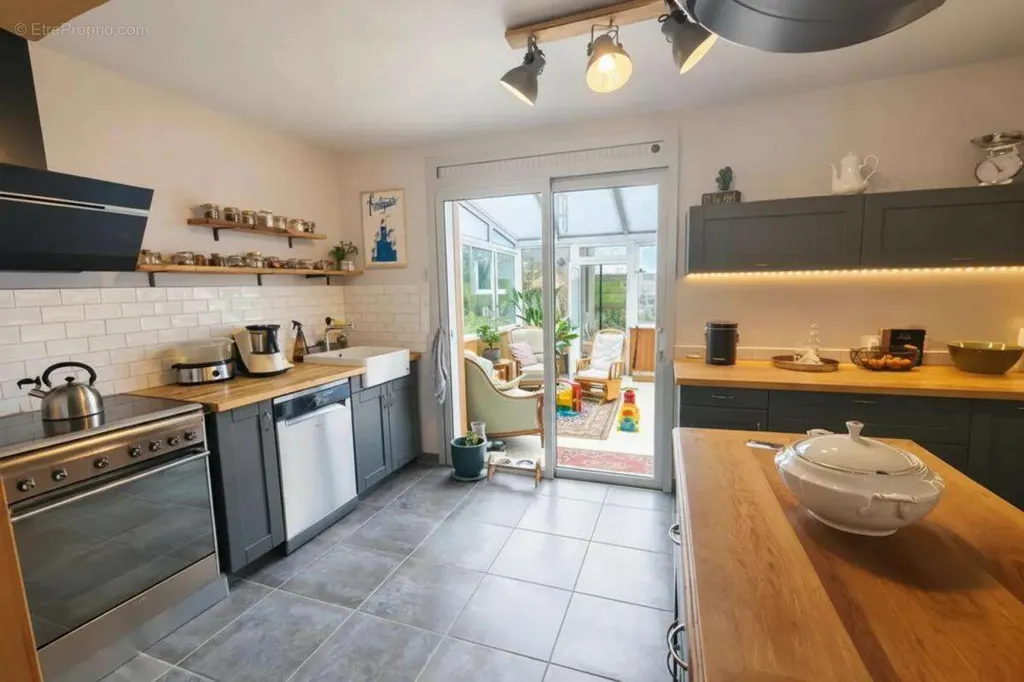 Köök - Charming Townhouse with Garden in Sèvremoine