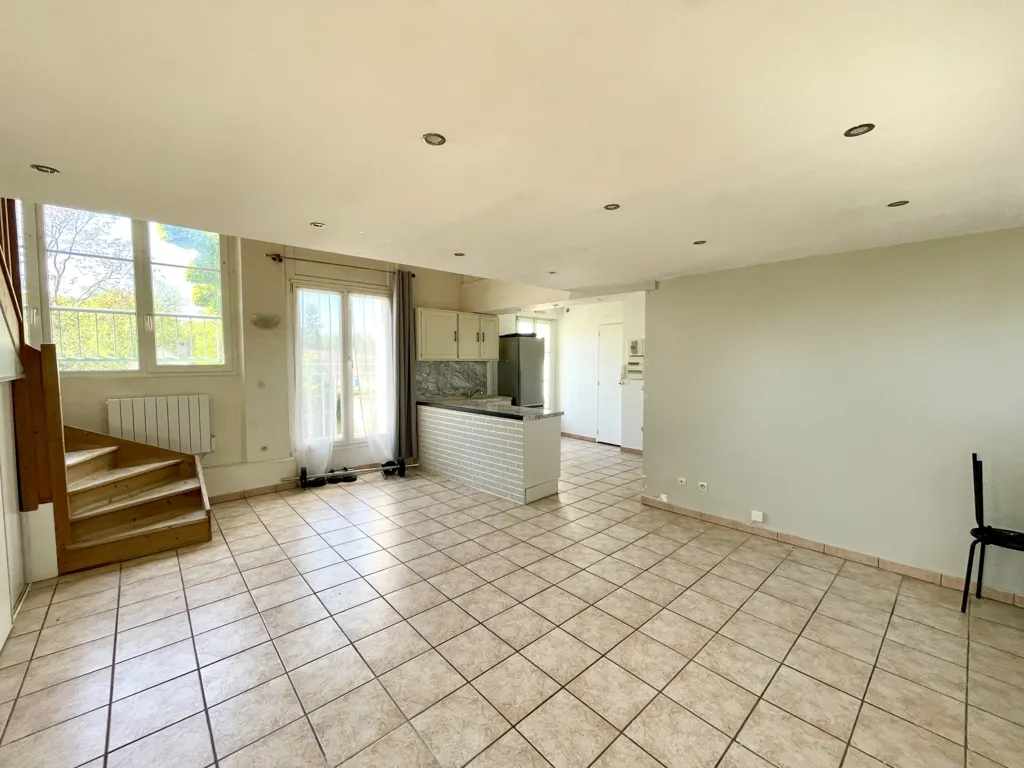 Séjour - Appartement Duplex avec Toit-Terrasse à La Ferté-Alais