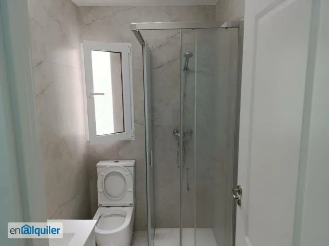 Bathrooms - Fully Furnished Flat with Ascensor in Latina