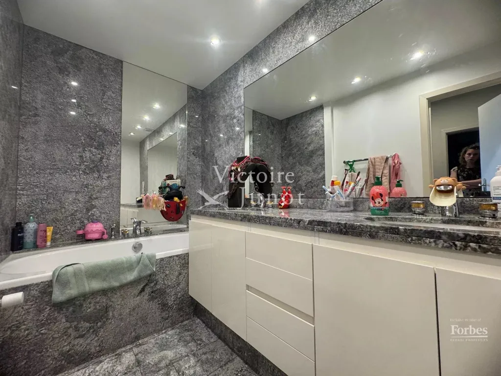 Salles de bain - Appartement avec Jardin Sud à Molière, Bruxelles
