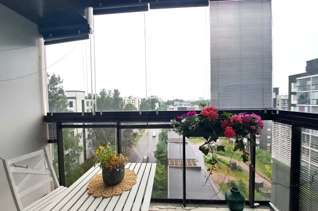 Rõdu - Spacious 1-Bedroom Flat with Balcony in Matinkylä