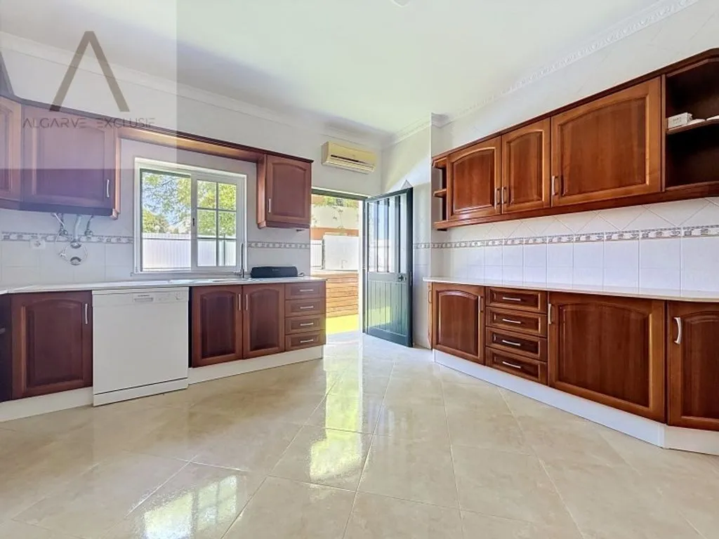Cuisine - Renovated Villa with Pool in Olhão