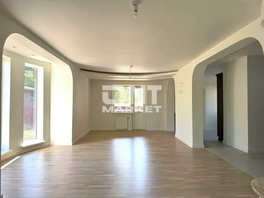 Elutuba - Fully Renovated House with Private Courtyard in Klaipėda