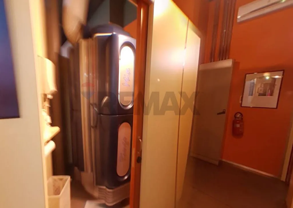 Buanderie - Established Beauty Centre with Solarium in Dalmine