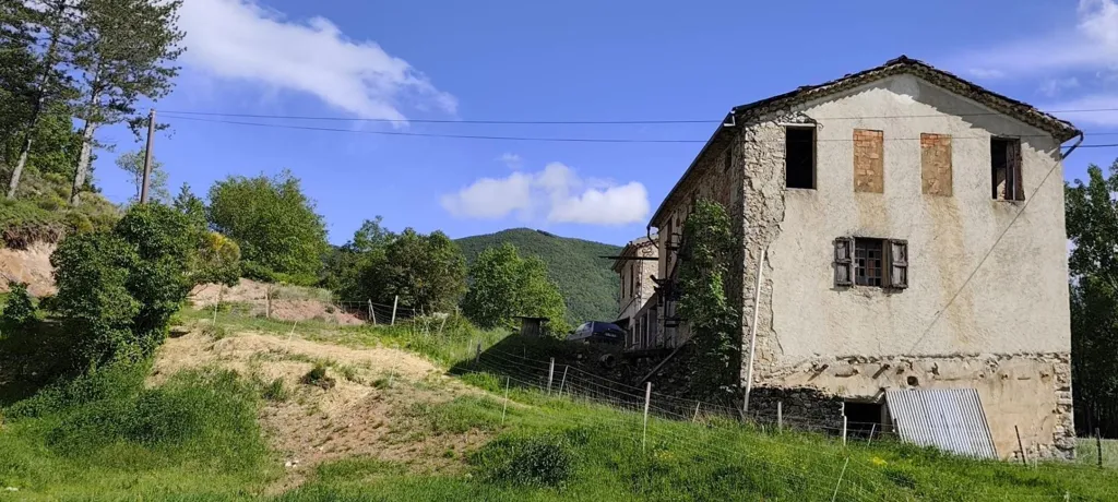 Extérieur - Domaine avec Moulin et 17 Hectares à Barrème