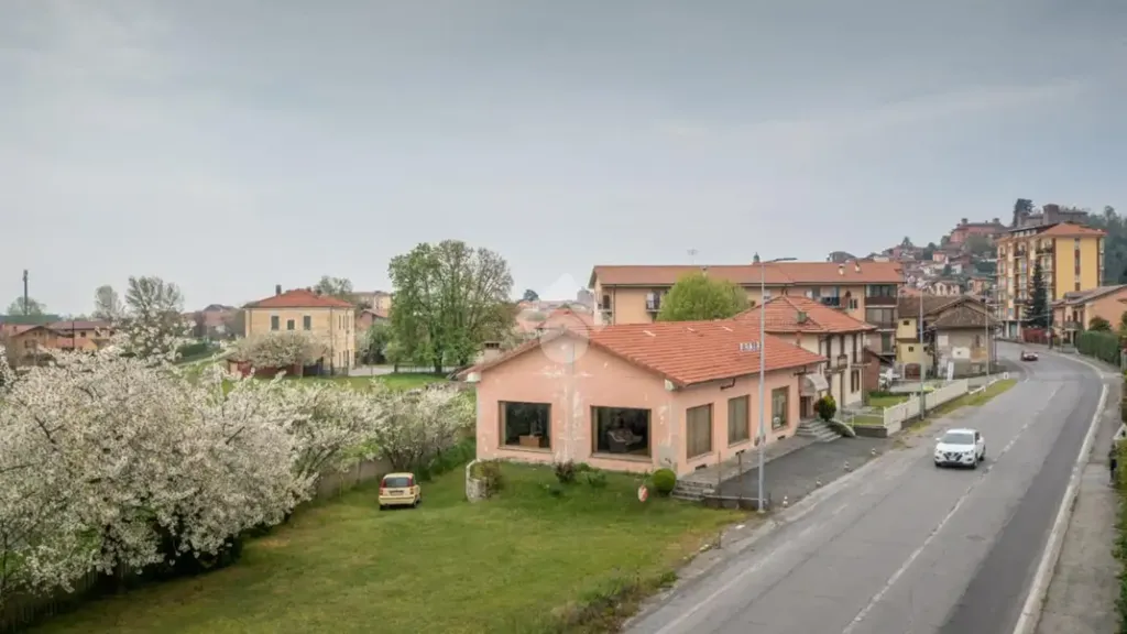 Välivaade - Commercial Space with Parking in Costigliole Saluzzo