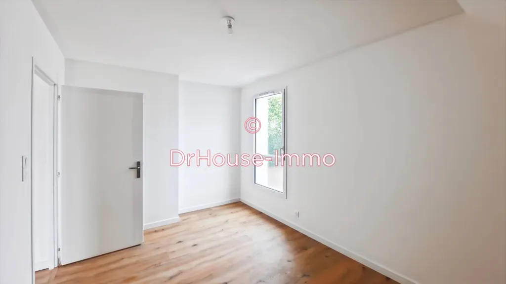 Pièces - Appartement T3 avec Balcon à Crach
