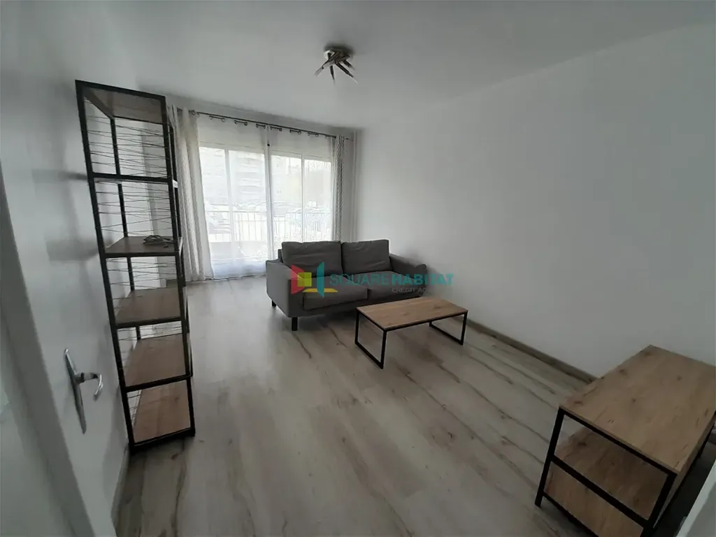 Séjour - Appartement Meublé 4 Pièces avec Balcon à Rennes Sud